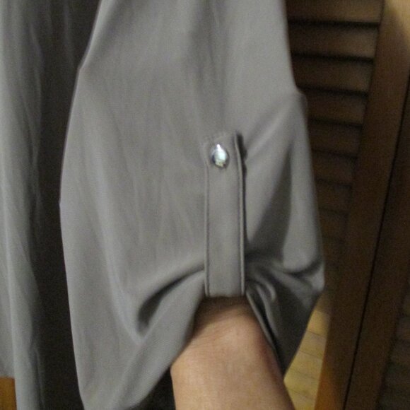 Sami & Jo tan top, feminine, stretchy, pearl neckline, 3/4 sleeves size 3x - Picture 5 of 8